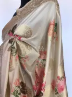 Offwhite Banarasi Silk Saree with Beautiful Floral Prints - Image 4