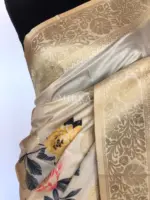 Offwhite Banarasi Silk Saree with Floral Prints - Image 4