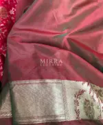 Scarlet Red Banarasi Silk Saree adorned with Beautiful Patola Weaves - Image 7