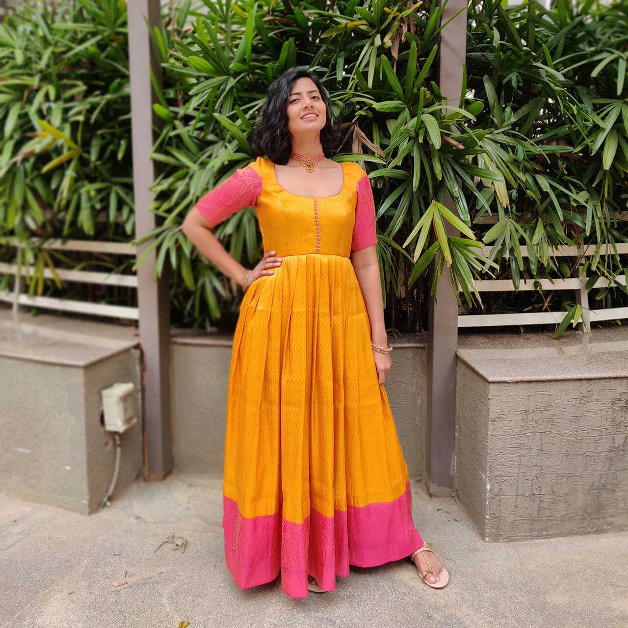 Gold Handwoven Banarasi Silk Dress Design by Priyanka Jha at Pernia's Pop  Up Shop 2024