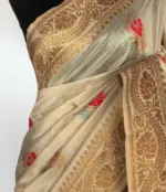 Off White Banarasi Silk Saree with Antique Gold Zari Weaves - Image 4