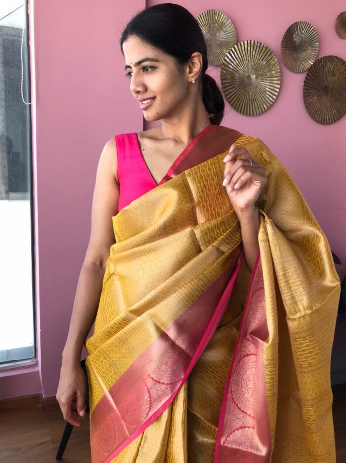 Designer OffWhite Weaving Zari Butti Border Sari Silk Party Wear Saree for Women Designer OffWhite Weaving Zari Butti Border Sari Silk Party Wear Saree for Women
