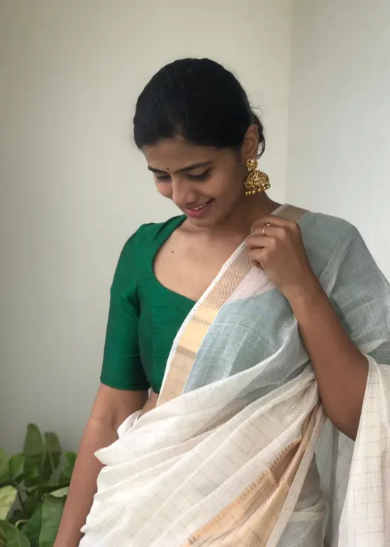 Offwhite Mangalagiri Silk Saree with Gold Zari Weaves