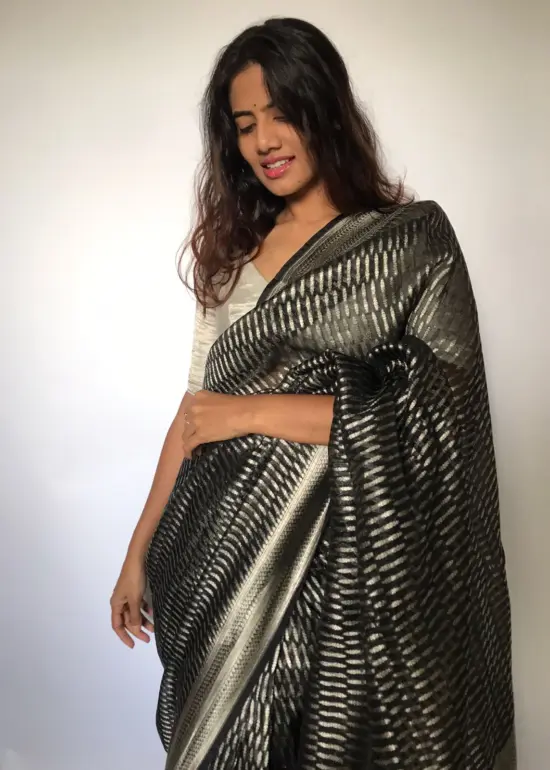 Black Tissue Organza silk Saree adorned with Beautiful Jacquard Weaves in Silver Za\
