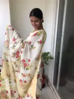 Offwhite Printed Linen Saree adorned with Zari Weaves - Image 3