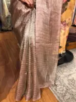 Mauve Tissue Silk Saree highlighted with Zari Checks - Image 4