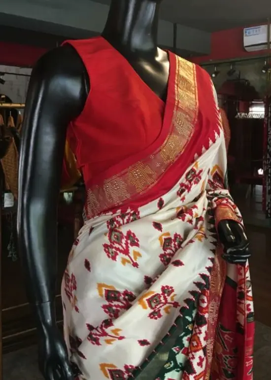 Offwhite Banarasi Soft Silk Saree highlighted with Patola Weaves (Copy)