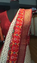 Offwhite Banarasi Soft Silk Saree highlighted with Patola Weaves - Image 3