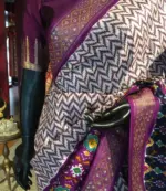 Offwhite Banarasi Soft Silk Saree highlighted with Patola Weaves - Image 2
