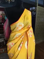 Yellow Dola Silk Saree Highlighted With Silver Zari Buttas - Image 4