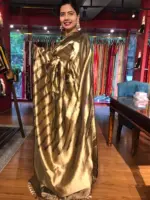 Molten Gold Tissue Silk Saree woven in Leheriya Pattern - Image 5