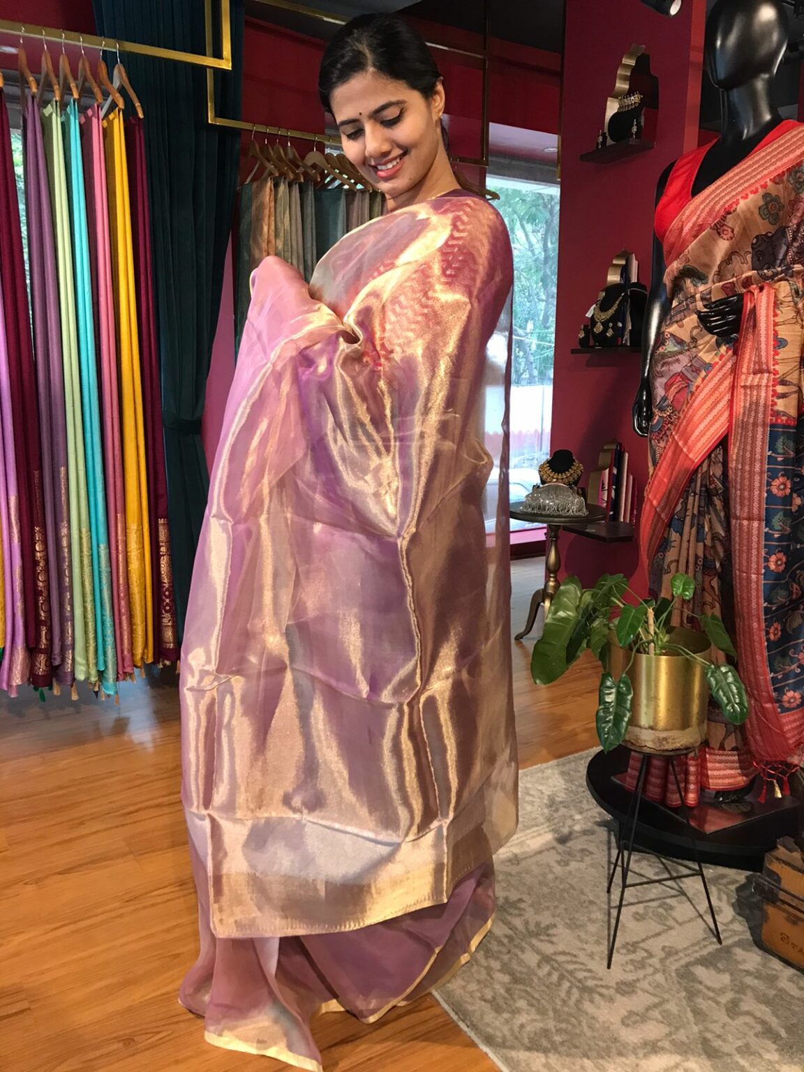 Casual Wear Tissue Silk Trading Saree main image 1