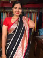 Navyblue Georgette Saree with Gold Zari Weaves - Image 4