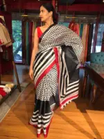Black Pure Muslin Silk Saree - Image 2