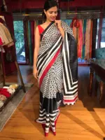 Black Pure Muslin Silk Saree - Image 4
