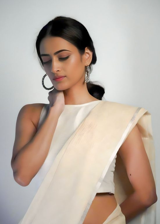 Beautiful Linen saree by Mirra clothing