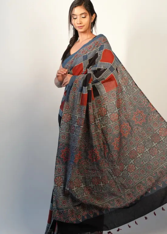 Beautiful Hamdwoven Linen Saree By Mirra Clothing