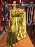 Elegant Chequered print saree by Mirra Clothing