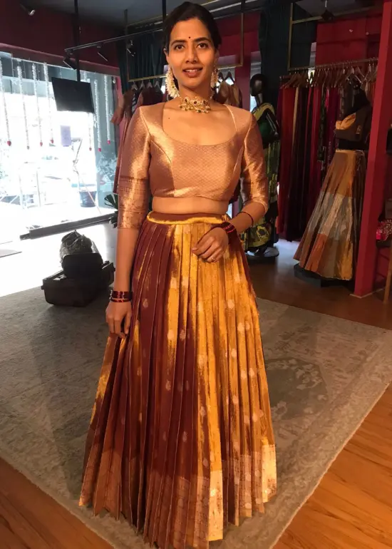 Metallic Gold Silk Lehenga ( Set of 2 )