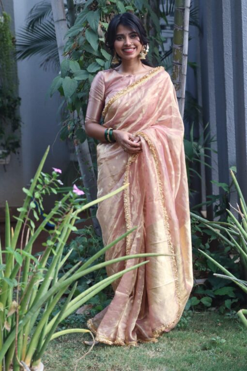 Dusty Pink Tissue Silk Saree woven with Beautiful Gold Zari Buttis - Image 2