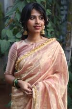 Dusty Pink Tissue Silk Saree woven with Beautiful Gold Zari Buttis - Image 4