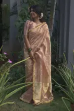 Dusty Pink Tissue Silk Saree woven with Beautiful Gold Zari Buttis - Image 4