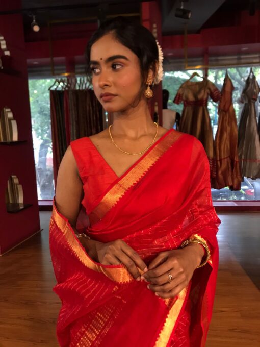 Red Handwoven Mangalagiri Chequered Silk Saree - Image 4