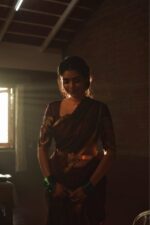 Brown Mangalagiri Silk Saree woven in Gold Zari Checks - Image 4