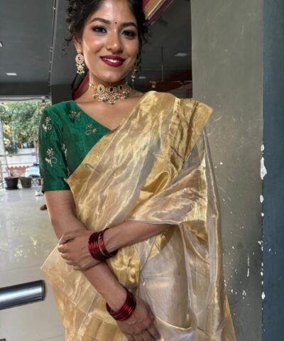 Gold Handwoven Tissue Silk Saree with Beautiful Paithani Weaves