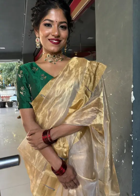 Gold Handwoven Tissue Silk Saree with Beautiful Paithani Weaves