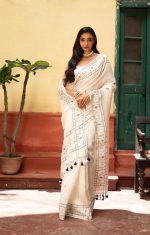 White Handwoven Pure Cotton Jamdani Saree - Image 3