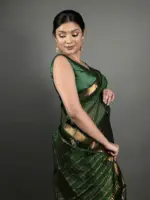 Bottle Green Chequered Handwoven Mangalagiri Silk Saree - Image 5